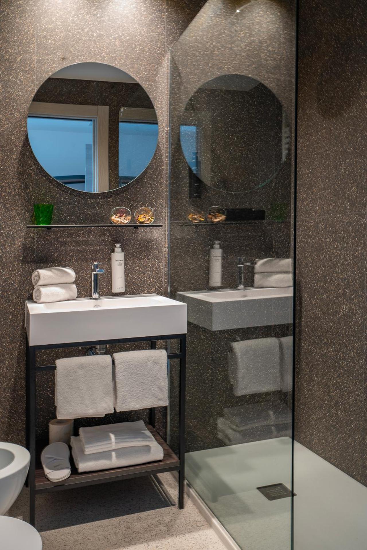 Hub Hotel غوبيو المظهر الخارجي الصورة