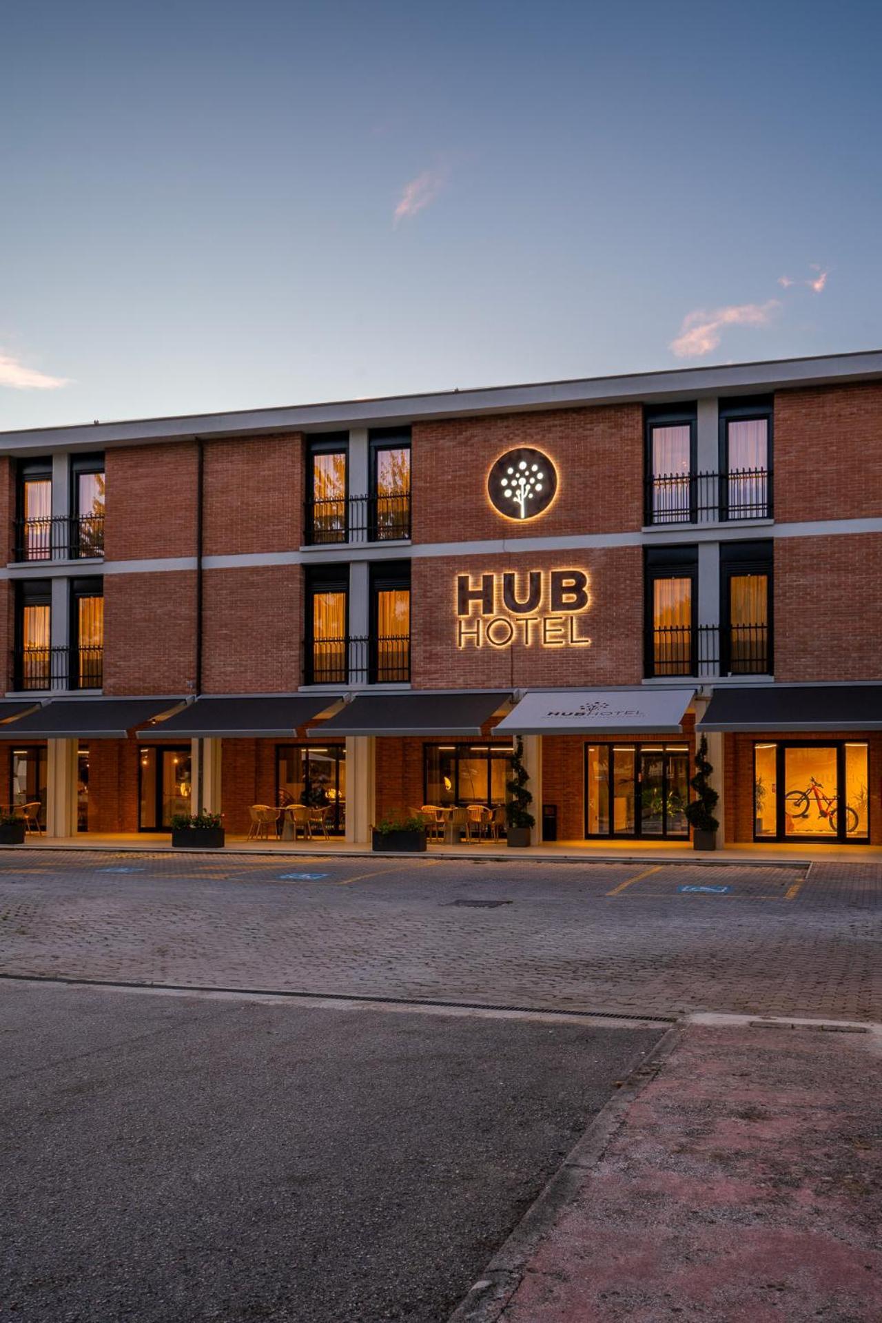 Hub Hotel غوبيو المظهر الخارجي الصورة
