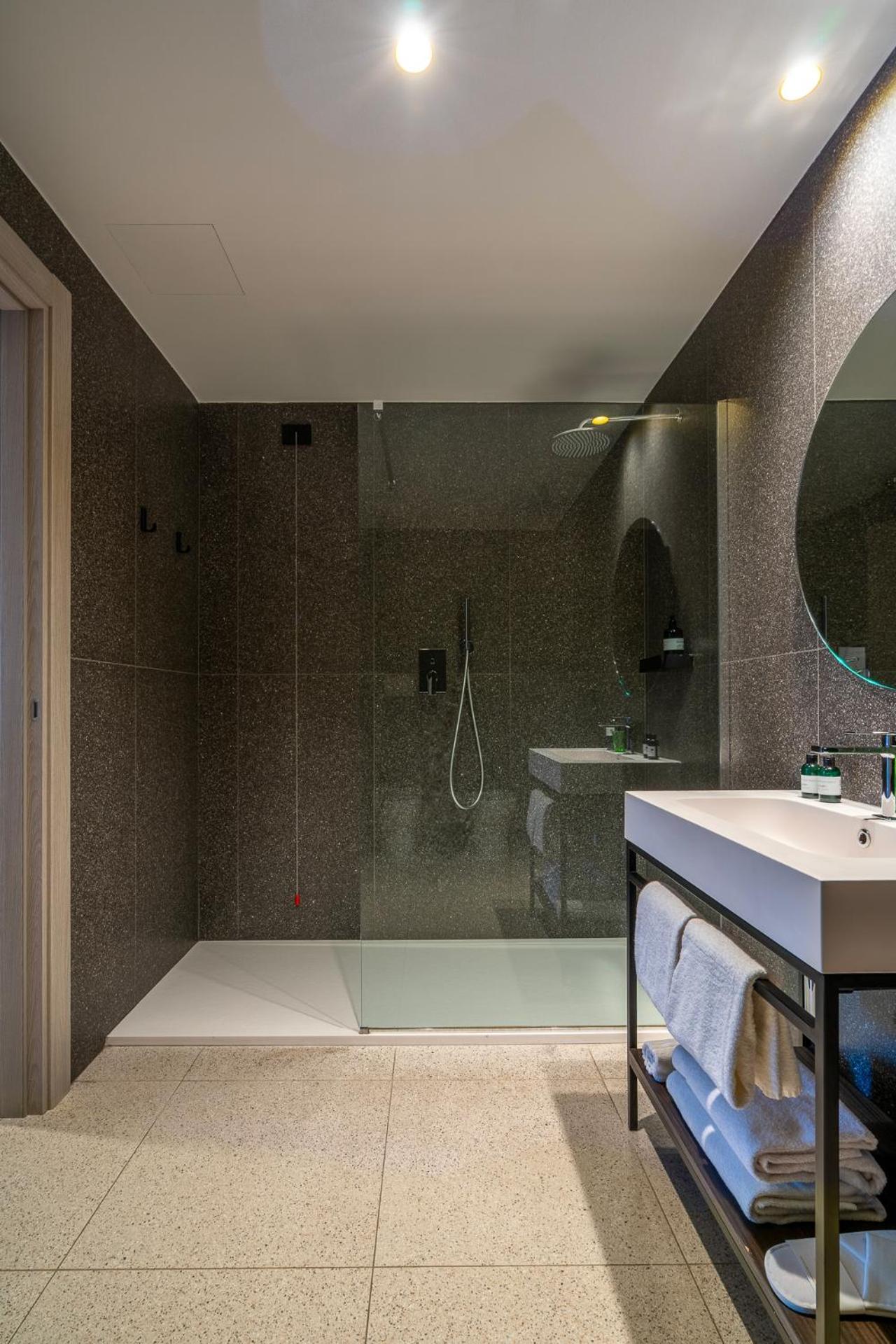 Hub Hotel غوبيو المظهر الخارجي الصورة